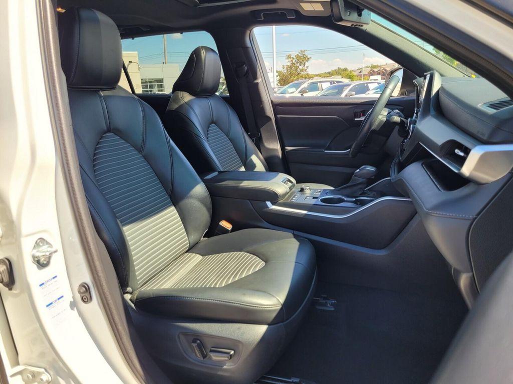 used 2021 Toyota Highlander car, priced at $32,000