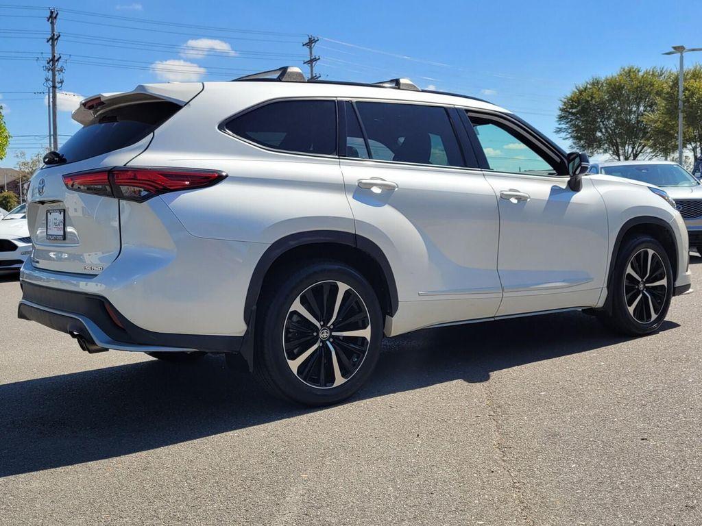 used 2021 Toyota Highlander car, priced at $32,000