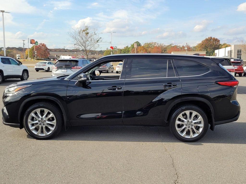 used 2021 Toyota Highlander car, priced at $32,579