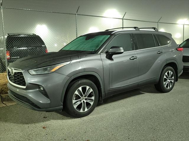 used 2022 Toyota Highlander car, priced at $35,320