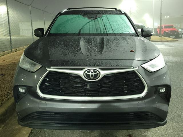 used 2022 Toyota Highlander car, priced at $35,320