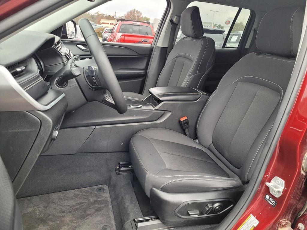 used 2024 Jeep Grand Cherokee car, priced at $27,297