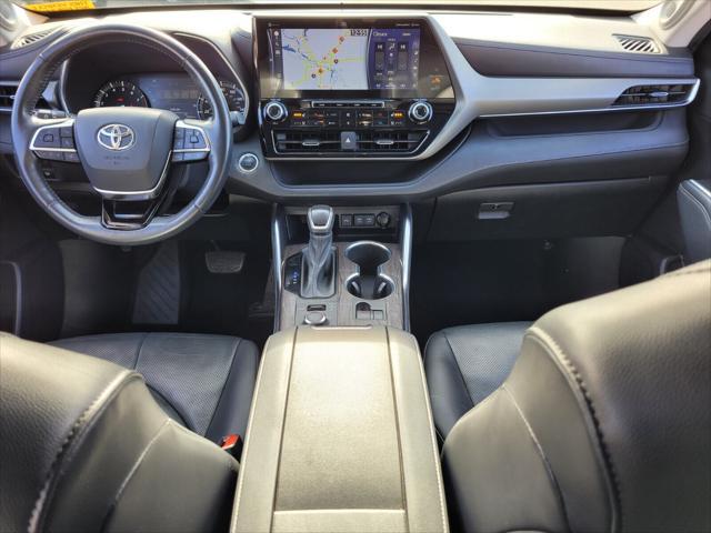 used 2021 Toyota Highlander car, priced at $32,444