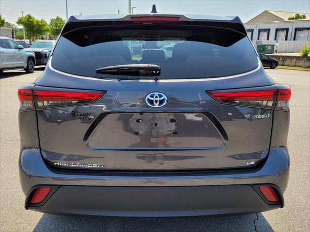 used 2022 Toyota Highlander Hybrid car, priced at $28,000