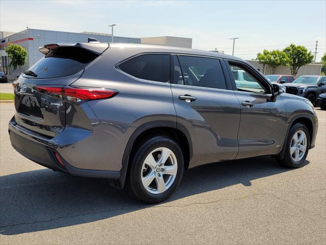 used 2022 Toyota Highlander Hybrid car, priced at $28,000