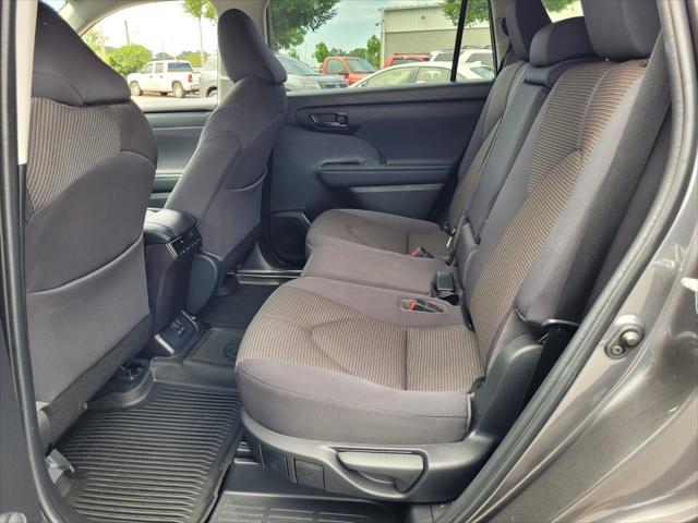 used 2023 Toyota Highlander car, priced at $31,989