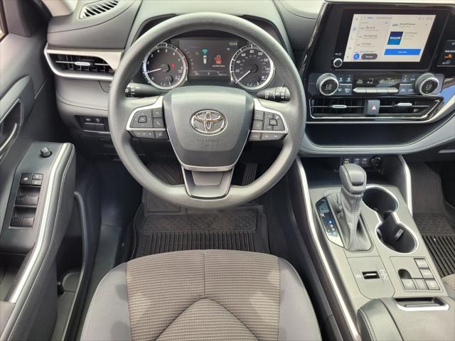 used 2023 Toyota Highlander car, priced at $31,989