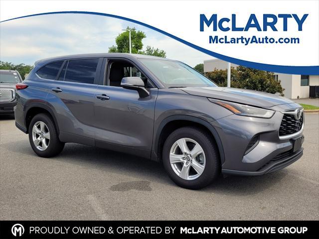 used 2023 Toyota Highlander car, priced at $31,989