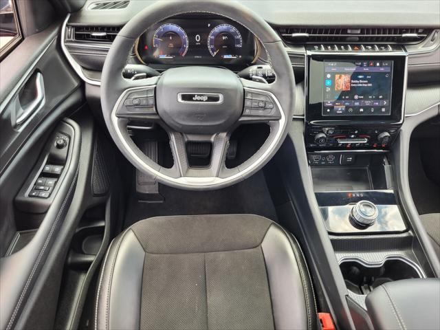 used 2025 Jeep Grand Cherokee car, priced at $37,989