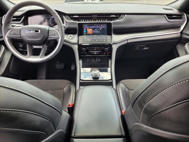 used 2025 Jeep Grand Cherokee car, priced at $37,989