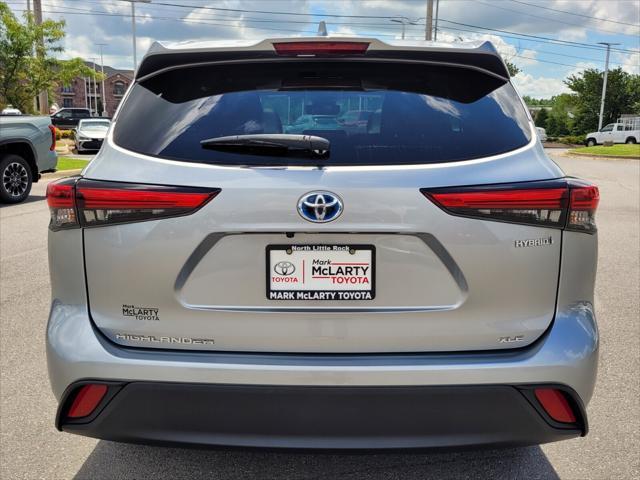 used 2022 Toyota Highlander Hybrid car, priced at $32,586