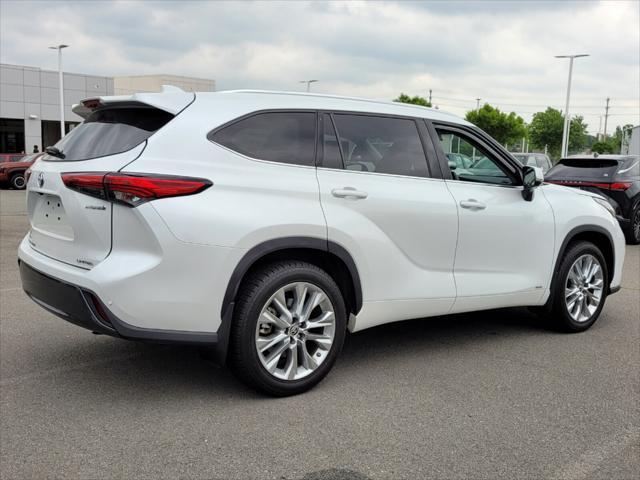 used 2022 Toyota Highlander Hybrid car, priced at $46,990