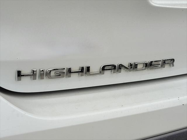 used 2022 Toyota Highlander Hybrid car, priced at $46,990