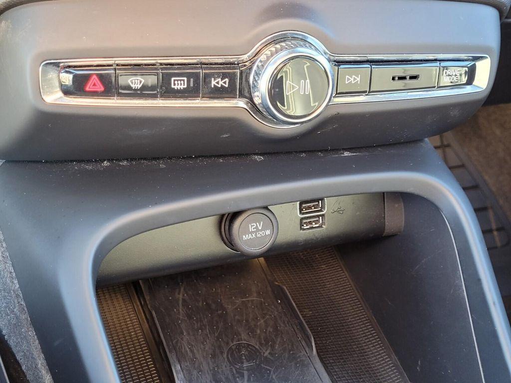 used 2022 Volvo XC40 car, priced at $22,036