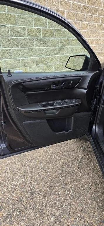 used 2015 Chevrolet Traverse car, priced at $10,500
