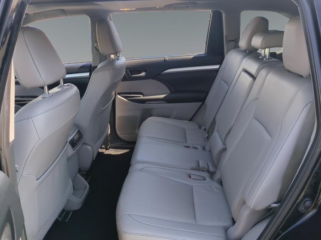 used 2019 Toyota Highlander car, priced at $25,966
