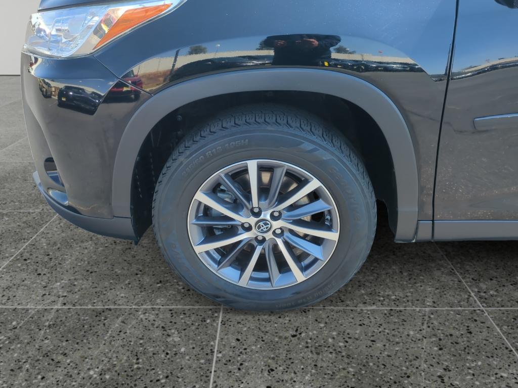 used 2019 Toyota Highlander car, priced at $25,966