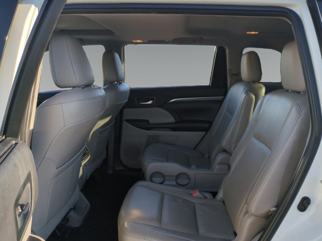 used 2019 Toyota Highlander Hybrid car, priced at $26,500