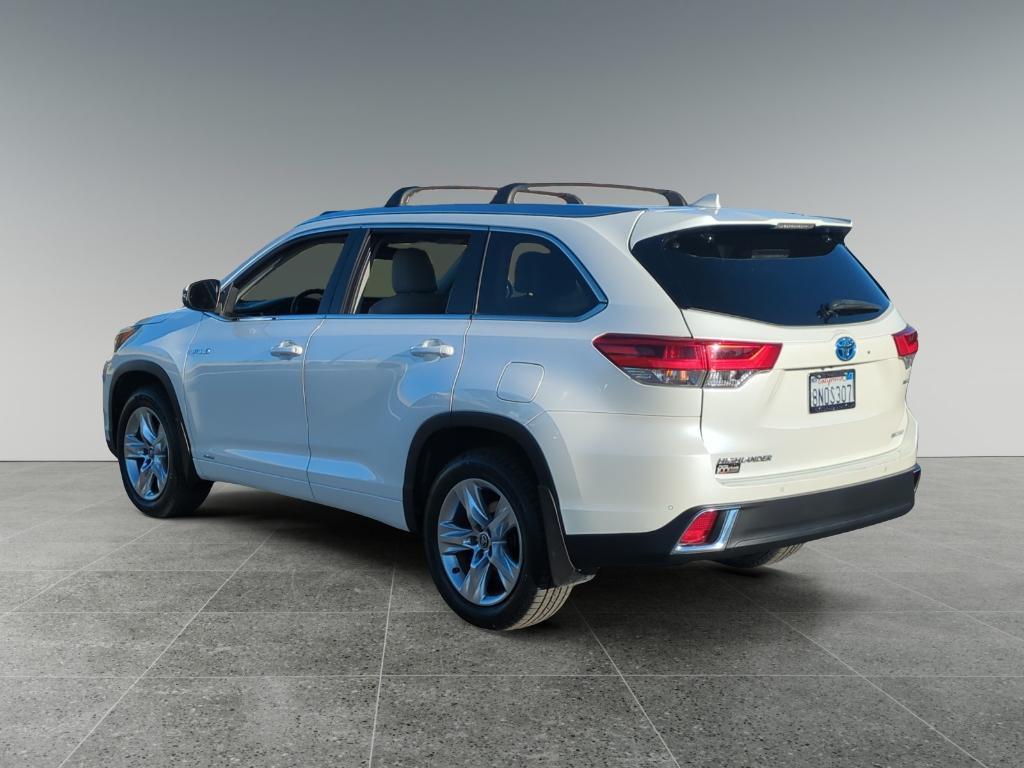 used 2019 Toyota Highlander Hybrid car, priced at $26,500