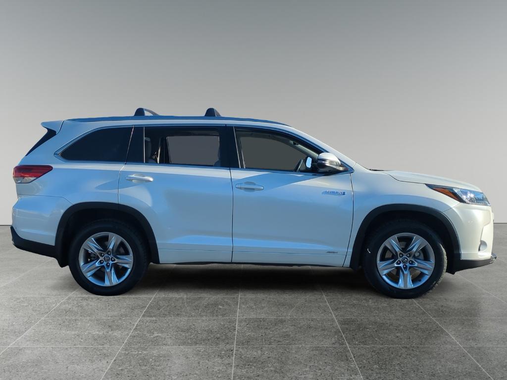 used 2019 Toyota Highlander Hybrid car, priced at $26,500