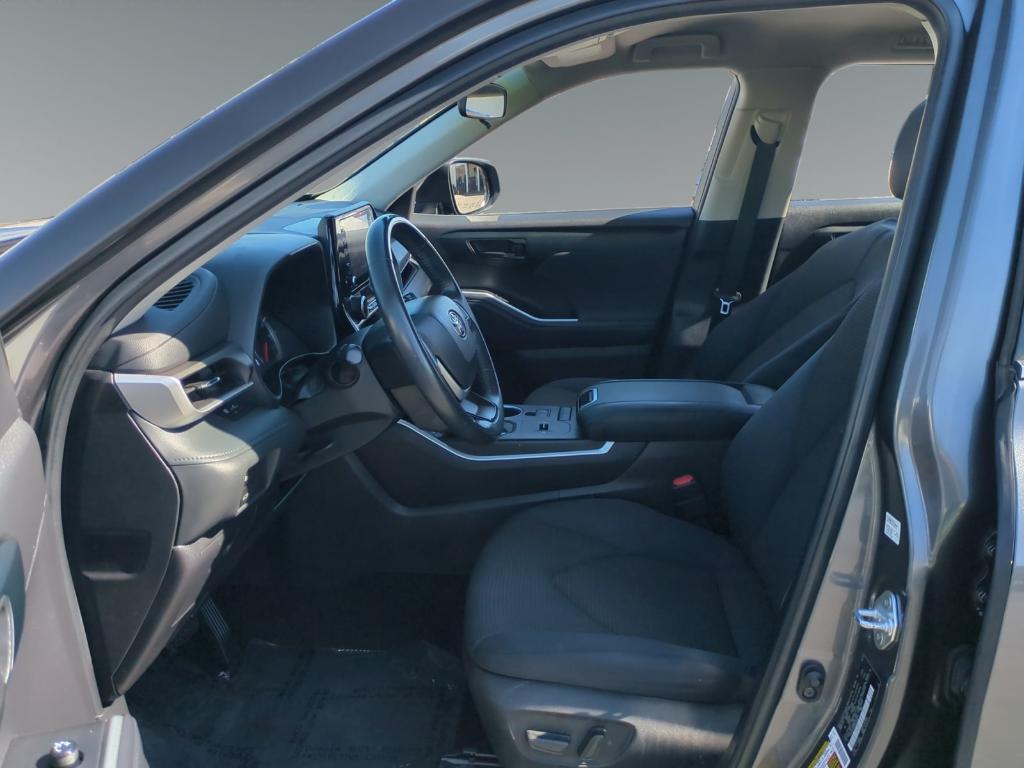 used 2022 Toyota Highlander car, priced at $32,815