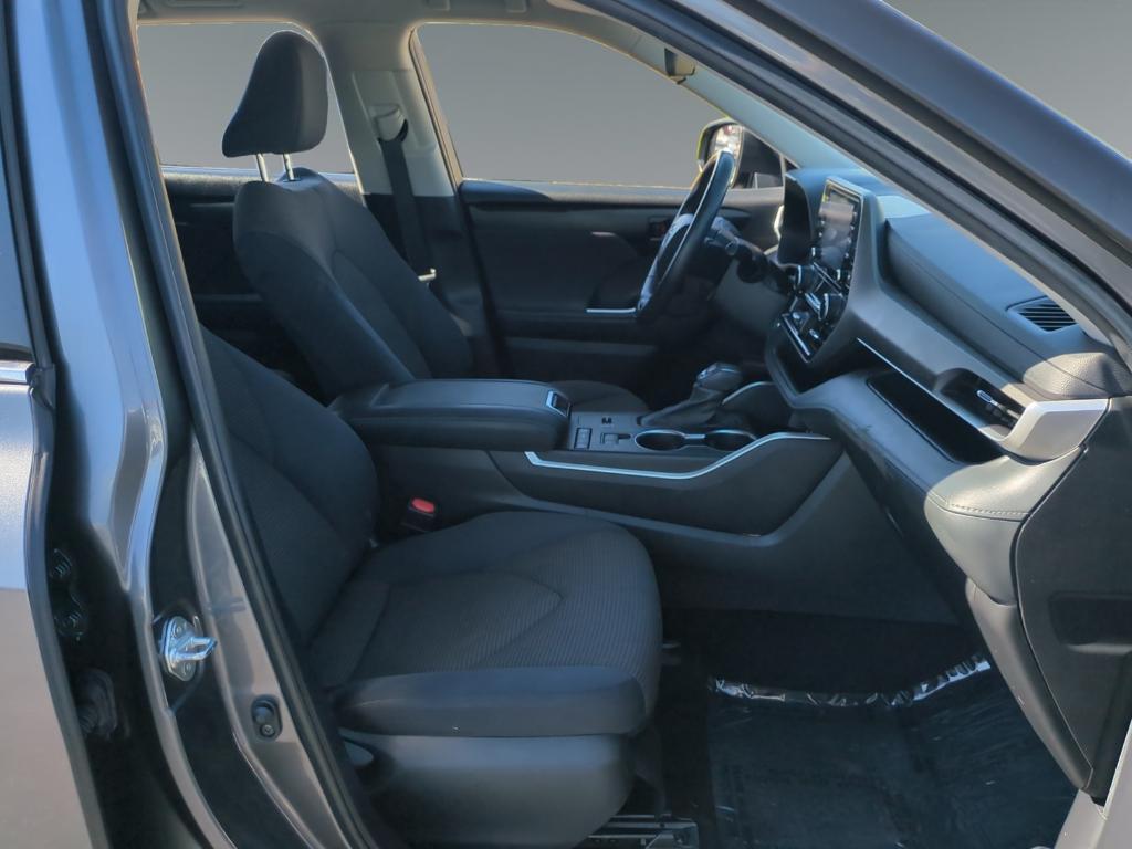 used 2022 Toyota Highlander car, priced at $32,815