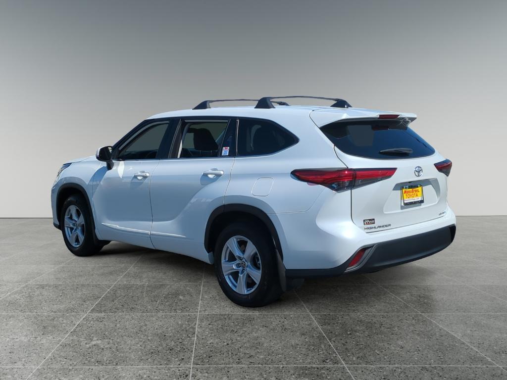 used 2022 Toyota Highlander car, priced at $31,503