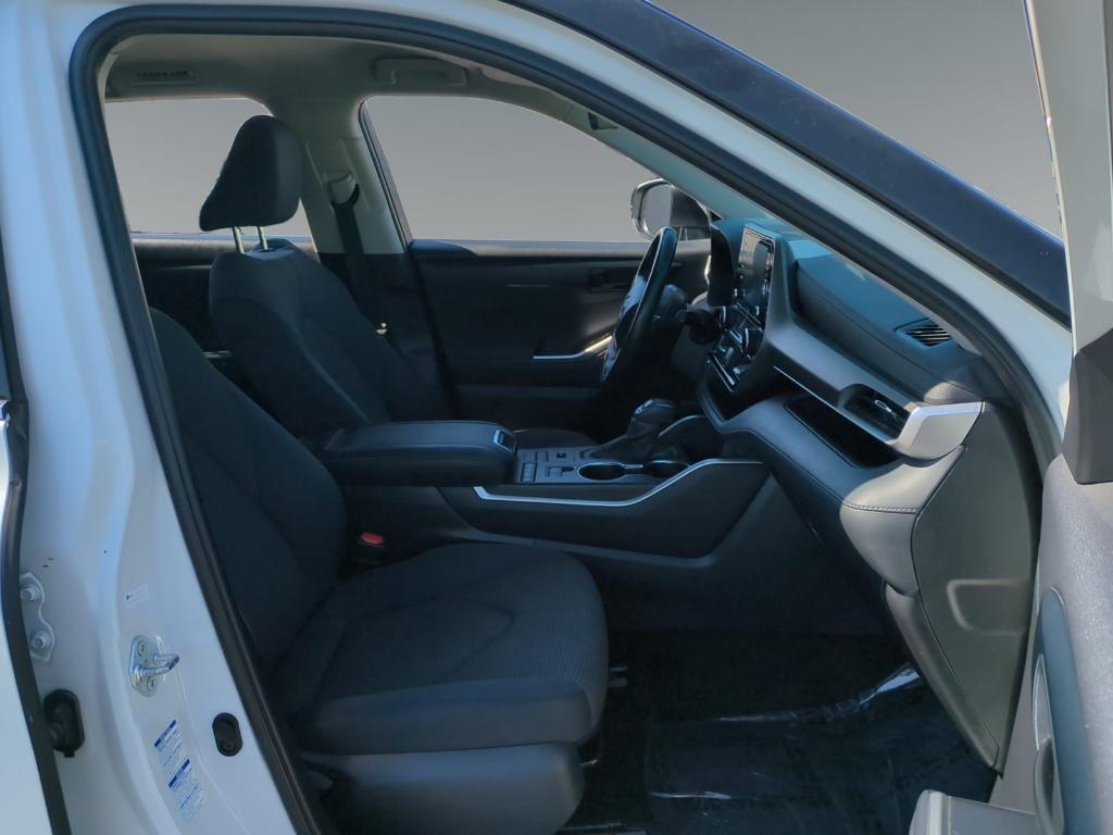 used 2022 Toyota Highlander car, priced at $31,503