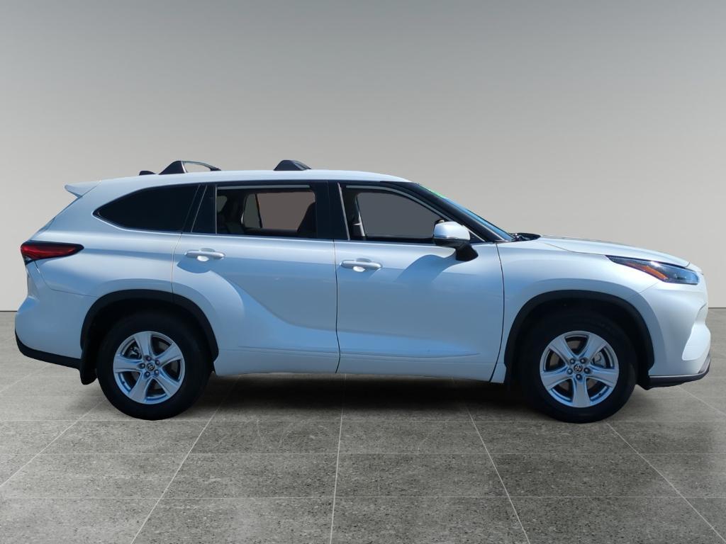 used 2022 Toyota Highlander car, priced at $31,503