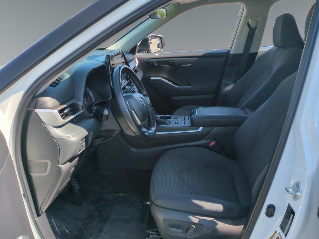 used 2022 Toyota Highlander car, priced at $31,503