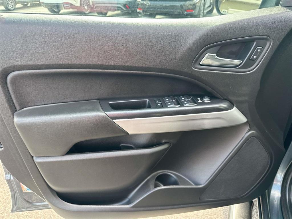 used 2015 Chevrolet Colorado car, priced at $18,490