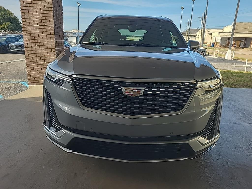 used 2025 Cadillac XT6 car, priced at $45,590