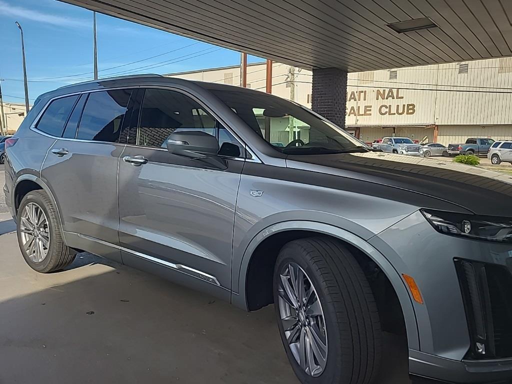 used 2025 Cadillac XT6 car, priced at $45,590