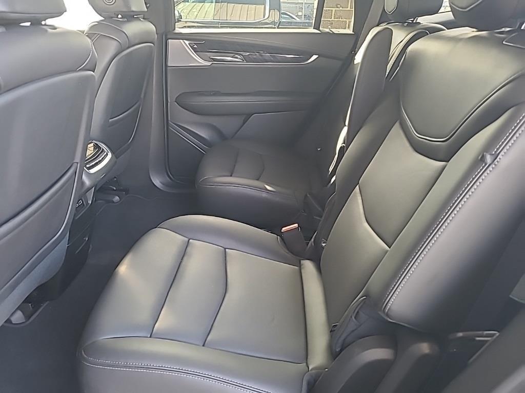 used 2025 Cadillac XT6 car, priced at $45,590