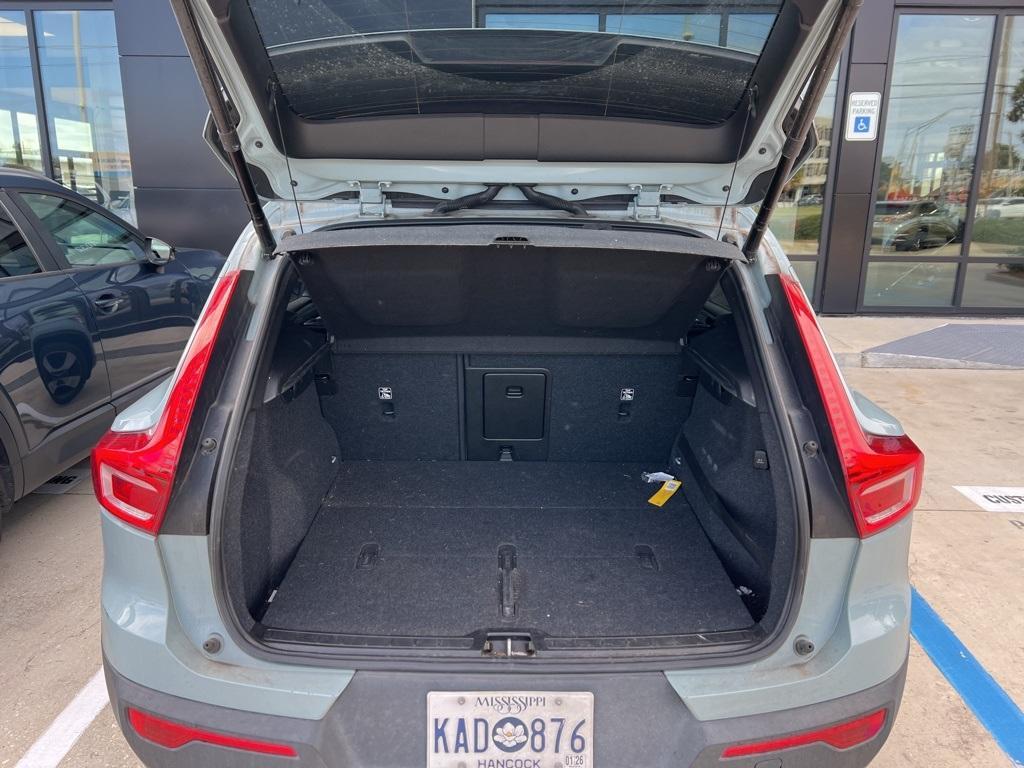 used 2019 Volvo XC40 car, priced at $13,990