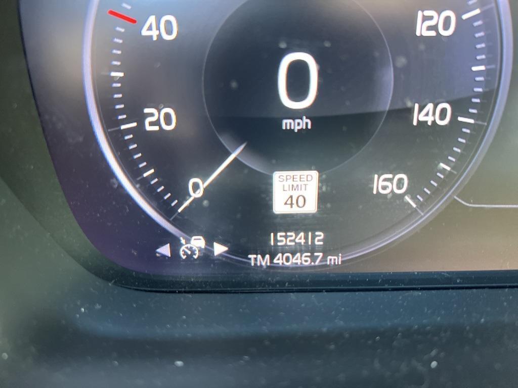 used 2019 Volvo XC40 car, priced at $13,990