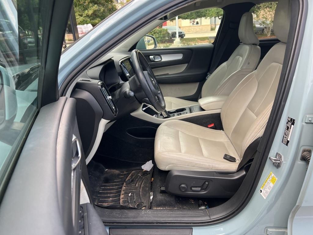 used 2019 Volvo XC40 car, priced at $13,990