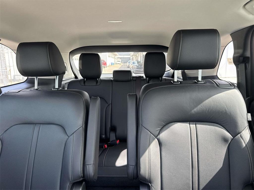 new 2025 Mazda CX-90 car, priced at $42,095