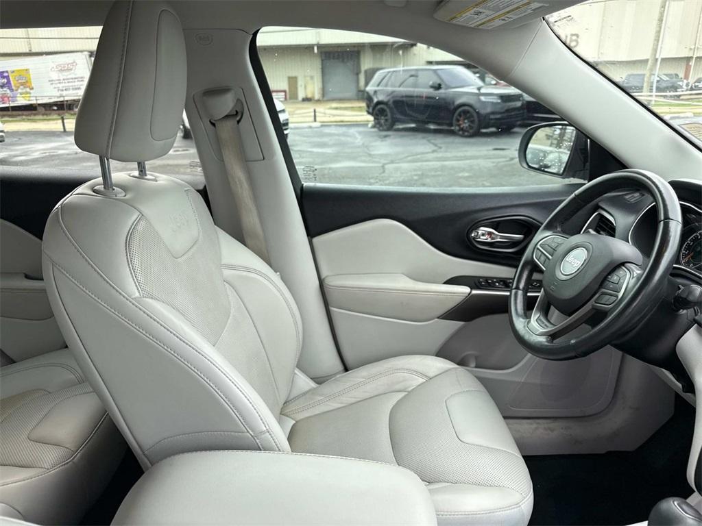 used 2021 Jeep Cherokee car, priced at $19,990