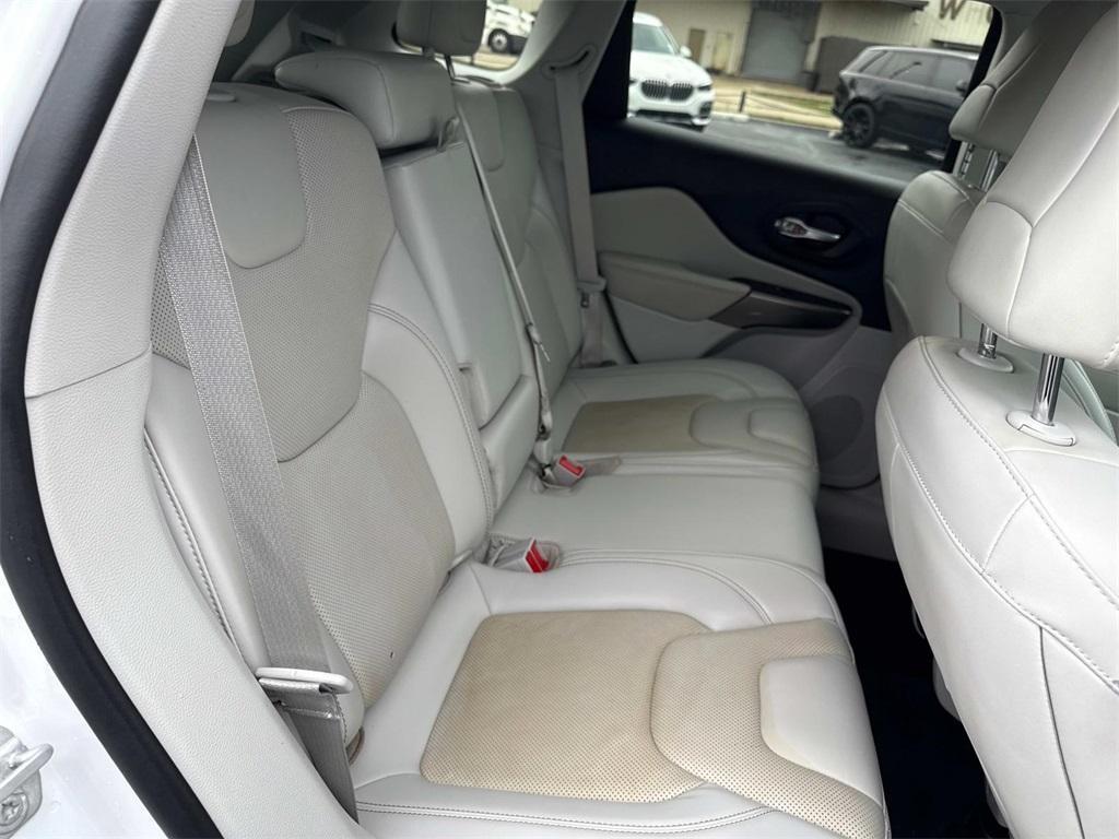 used 2021 Jeep Cherokee car, priced at $19,990