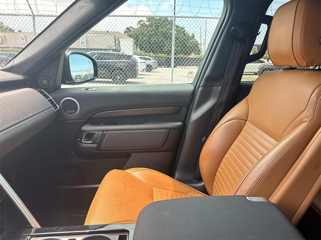 used 2018 Land Rover Discovery car, priced at $16,549