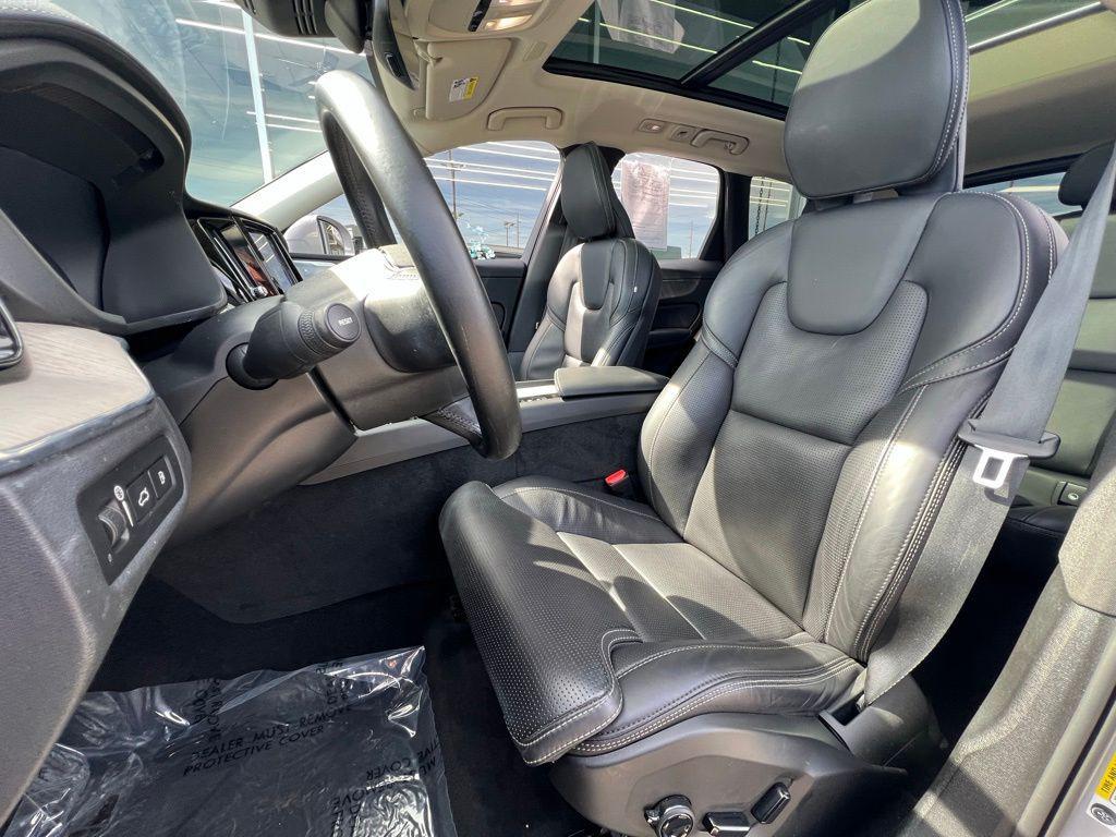 used 2022 Volvo XC60 Recharge Plug-In Hybrid car, priced at $35,500