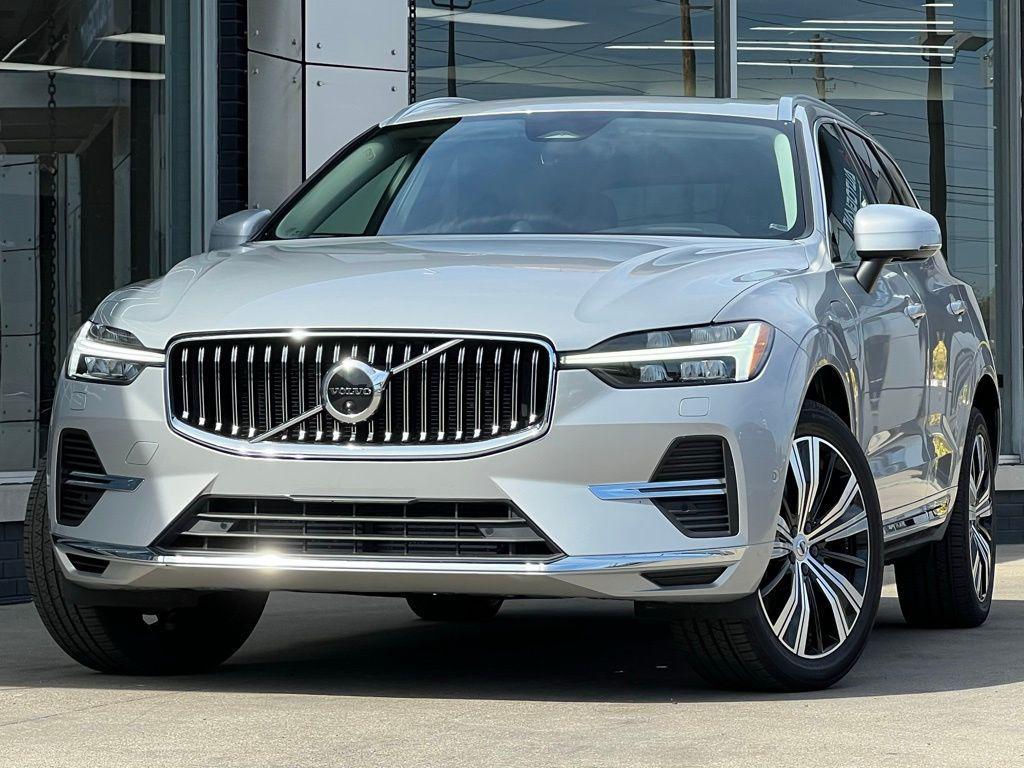 used 2022 Volvo XC60 Recharge Plug-In Hybrid car, priced at $35,500