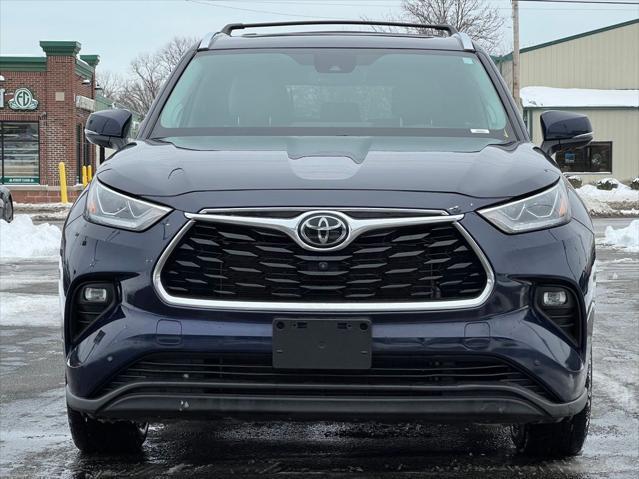 used 2022 Toyota Highlander car, priced at $35,995