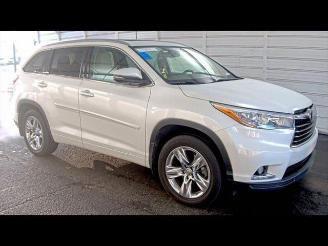 used 2015 Toyota Highlander car, priced at $24,995