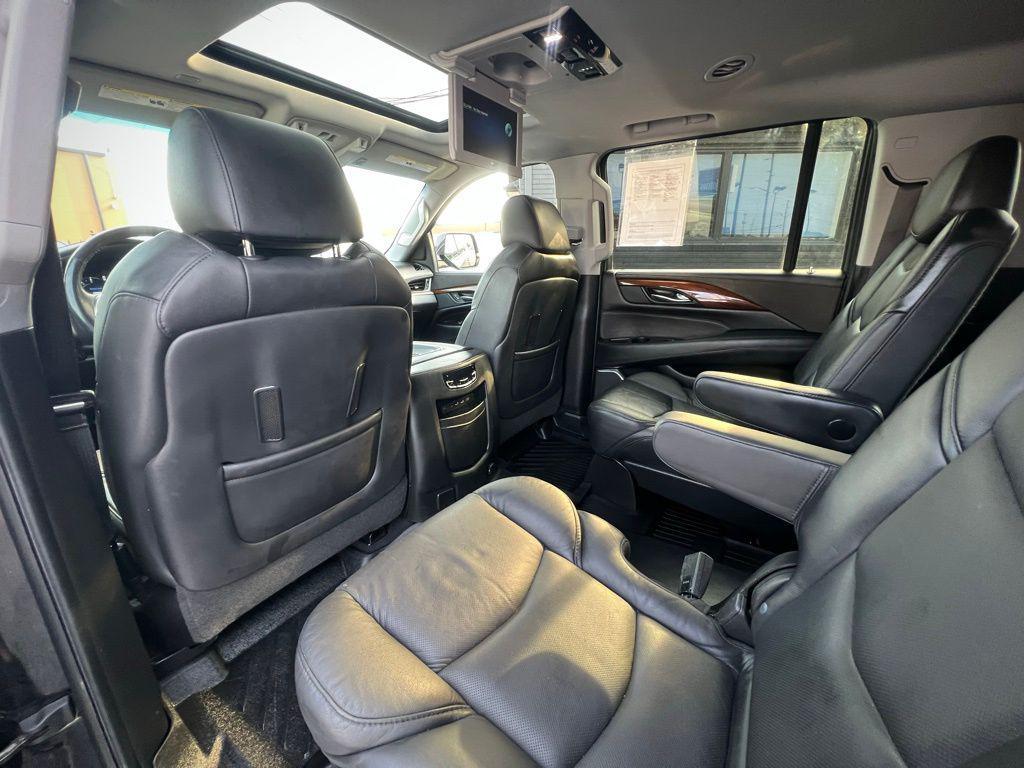 used 2020 Cadillac Escalade ESV car, priced at $36,500
