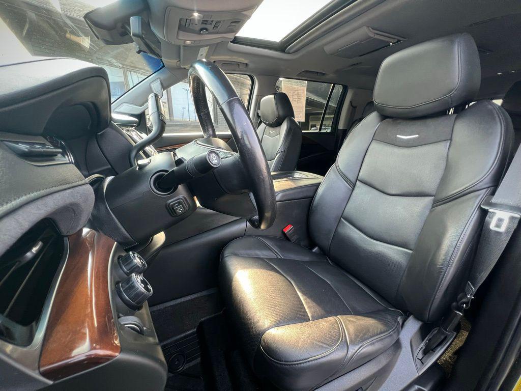 used 2020 Cadillac Escalade ESV car, priced at $36,500