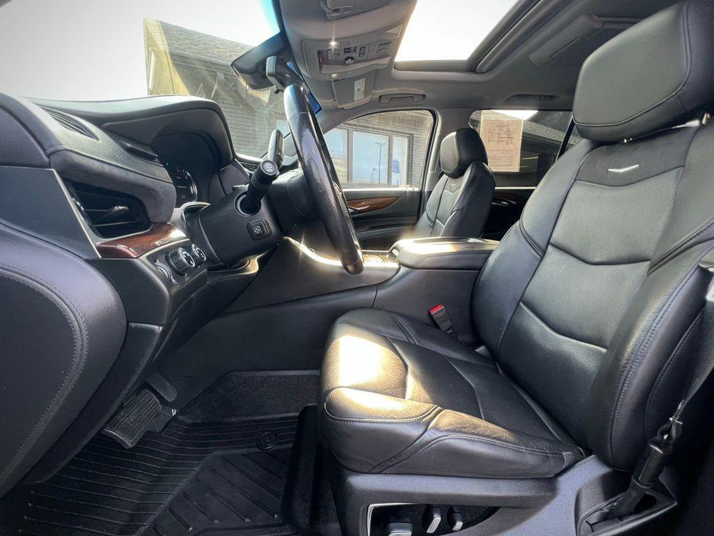 used 2020 Cadillac Escalade ESV car, priced at $36,500
