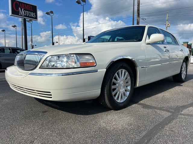 used 2004 Lincoln Town Car car, priced at $15,500