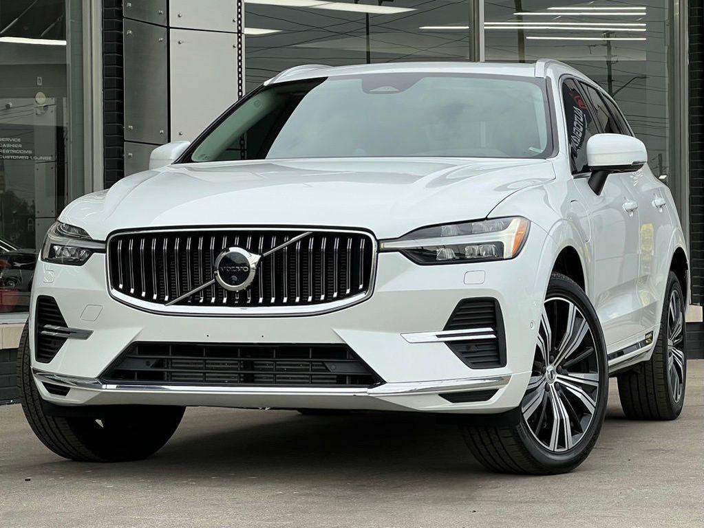 used 2022 Volvo XC60 Recharge Plug-In Hybrid car, priced at $34,900